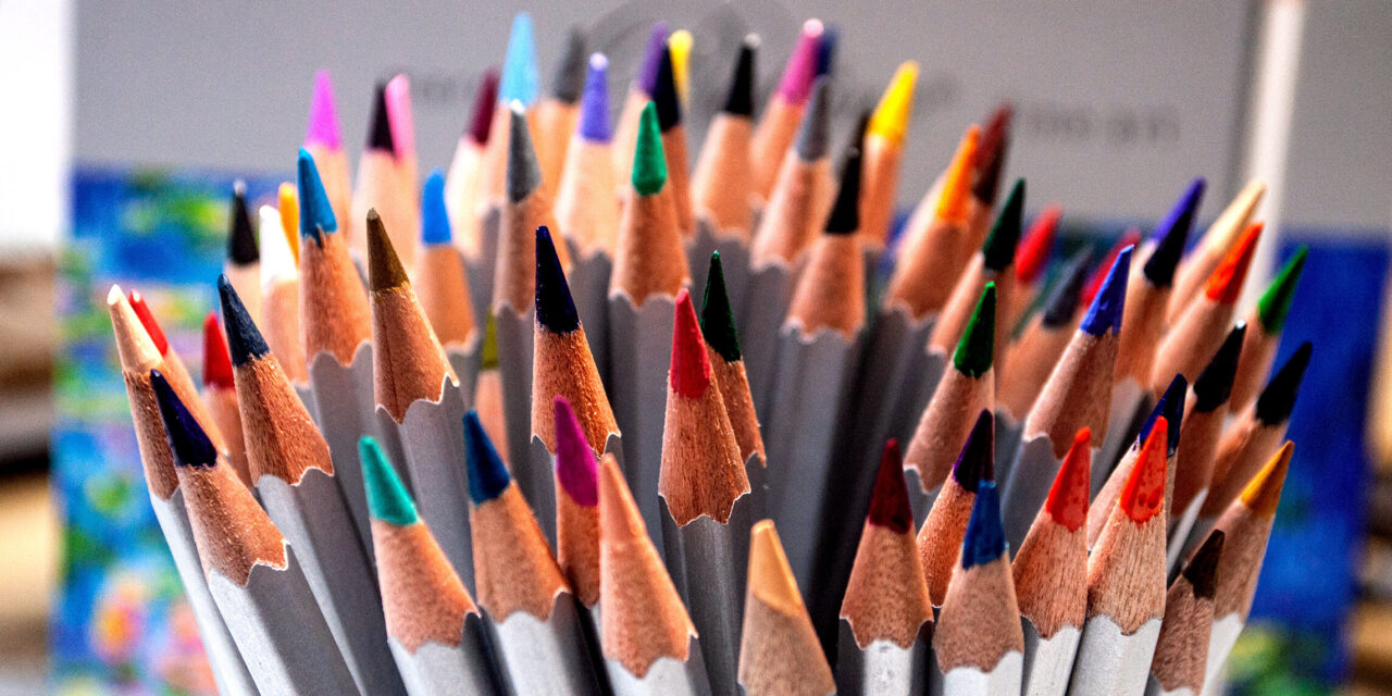 A Colorful Journey: How to Choose Coloring Pencils When Going Back to School